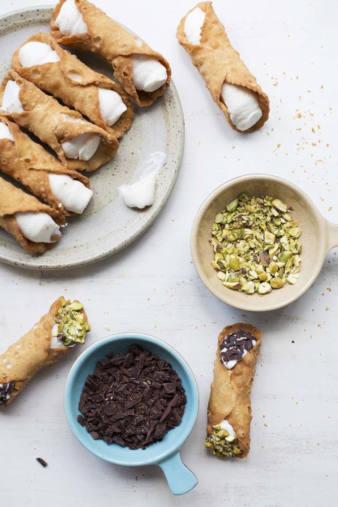 5 Minute Cheat's Ricotta Cannoli! The Sugar Hit