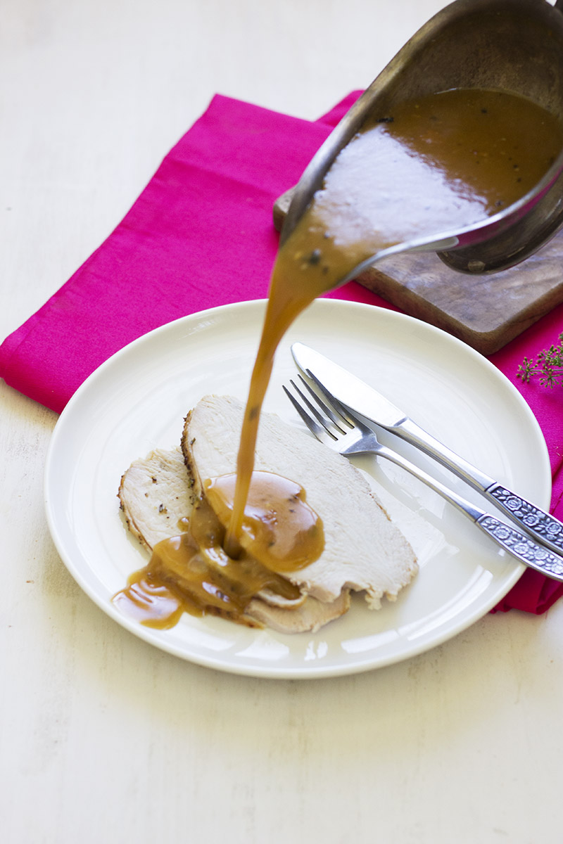 Roast Garlic Gravy // The Sugar Hit