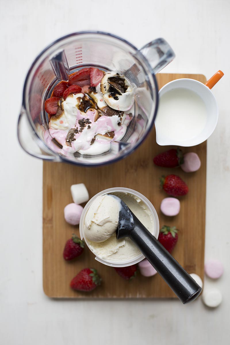 Roasted Strawberry Marshmallow Milkshakes // The Sugar Hit